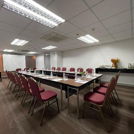 고 호텔스 만달루용 Mandaluyong 외부 사진