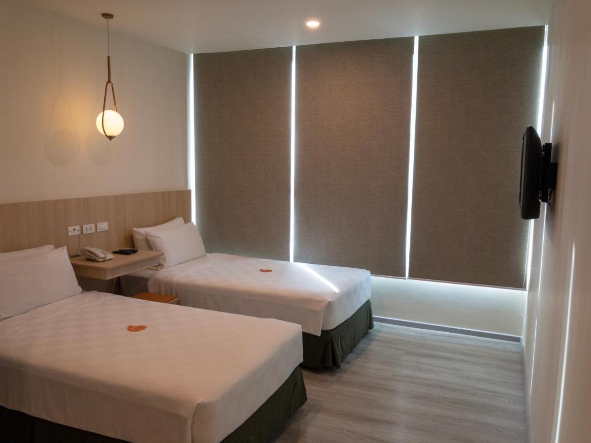 고 호텔스 만달루용 Mandaluyong 외부 사진
